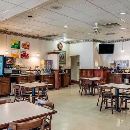 Quality Inn Тринидад Екстериор снимка