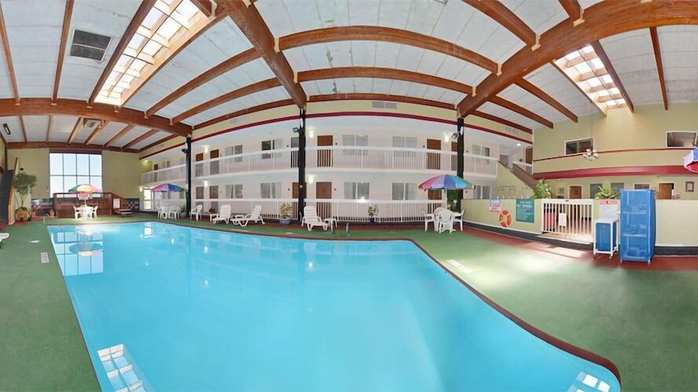 Quality Inn Тринидад Екстериор снимка