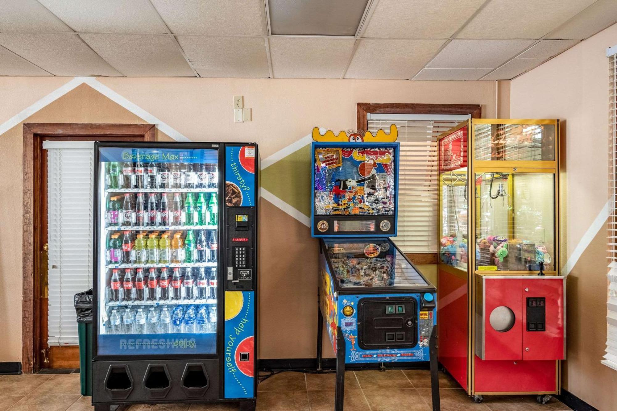 Quality Inn Тринидад Екстериор снимка