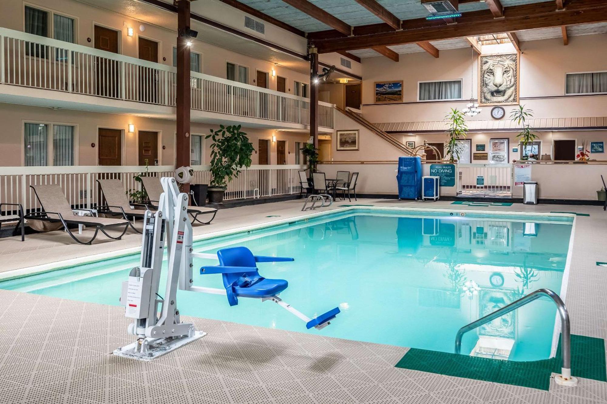 Quality Inn Тринидад Екстериор снимка