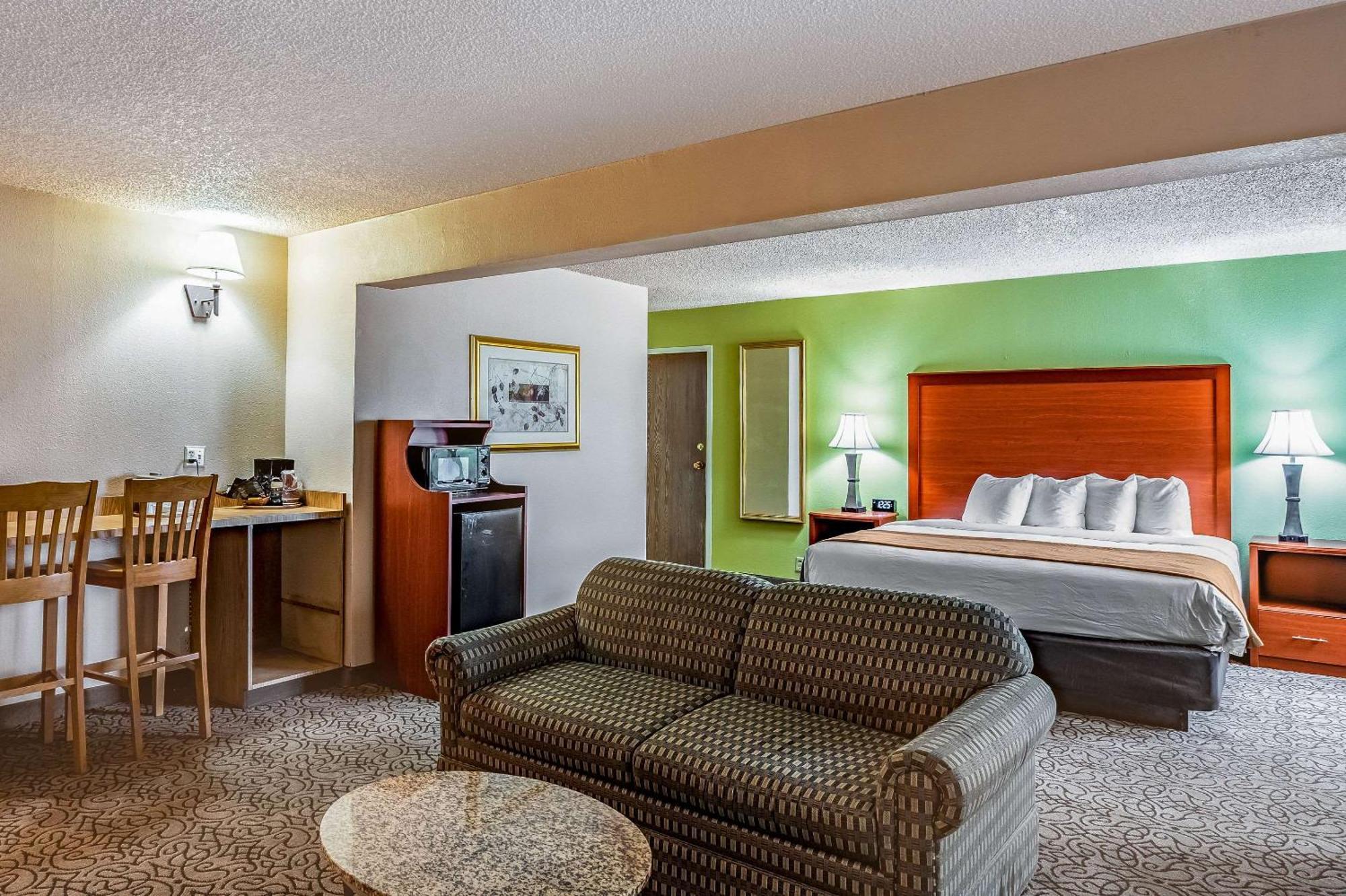 Quality Inn Тринидад Екстериор снимка