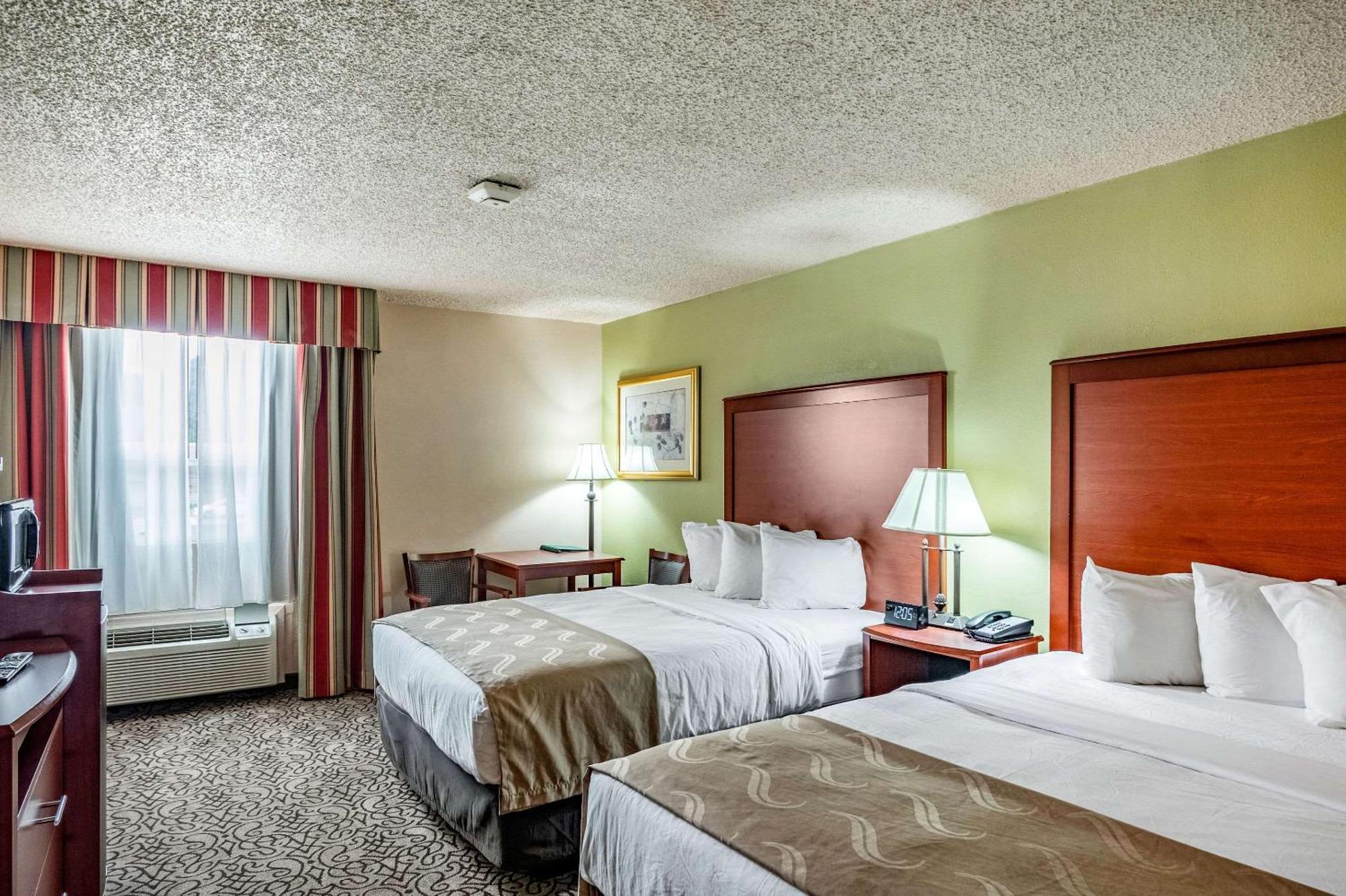 Quality Inn Тринидад Екстериор снимка