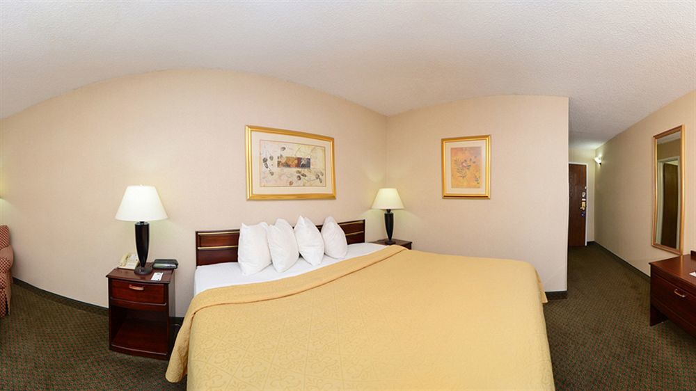 Quality Inn Тринидад Екстериор снимка