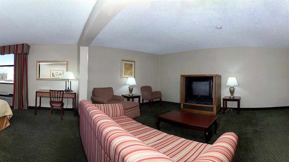 Quality Inn Тринидад Екстериор снимка