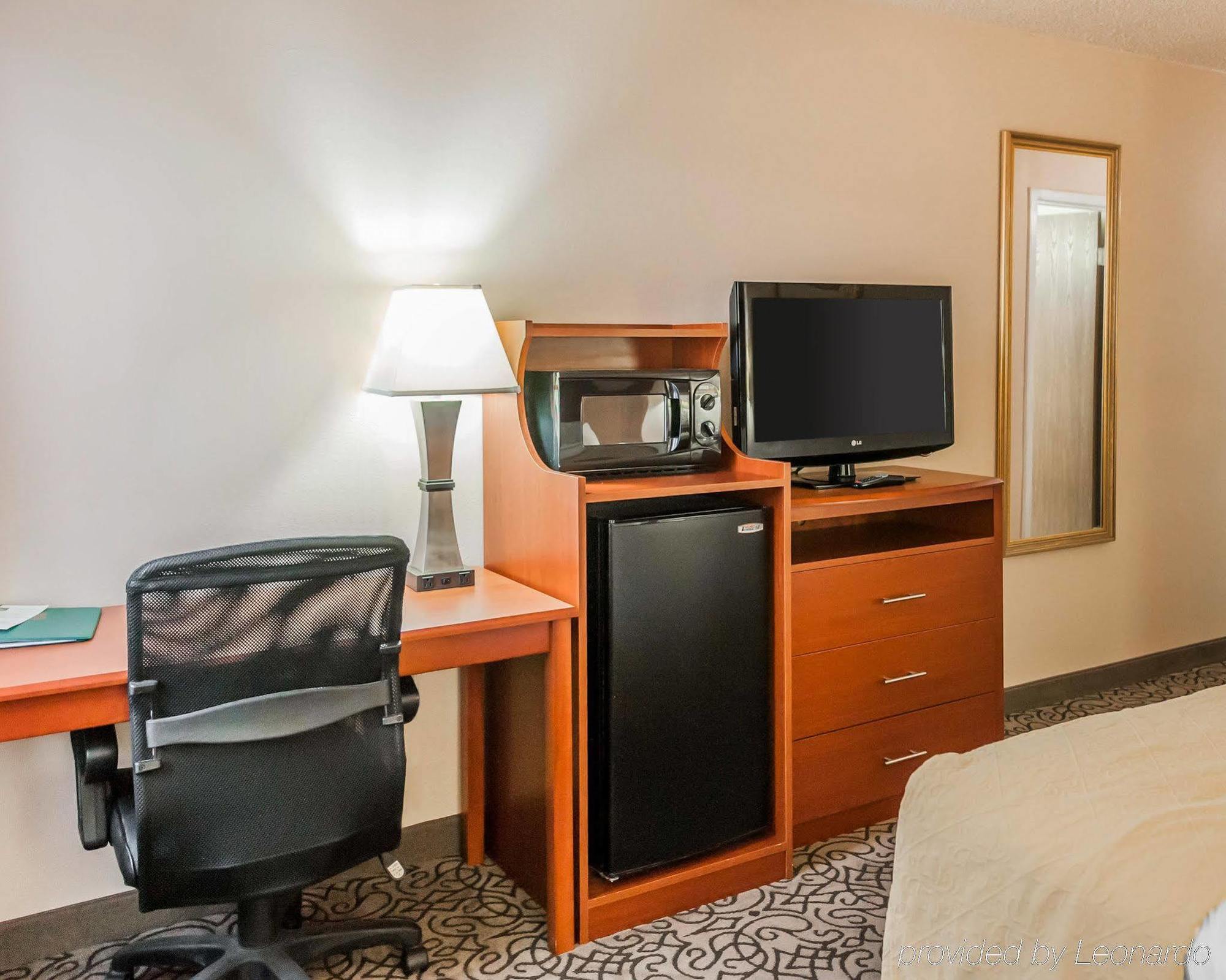 Quality Inn Тринидад Екстериор снимка