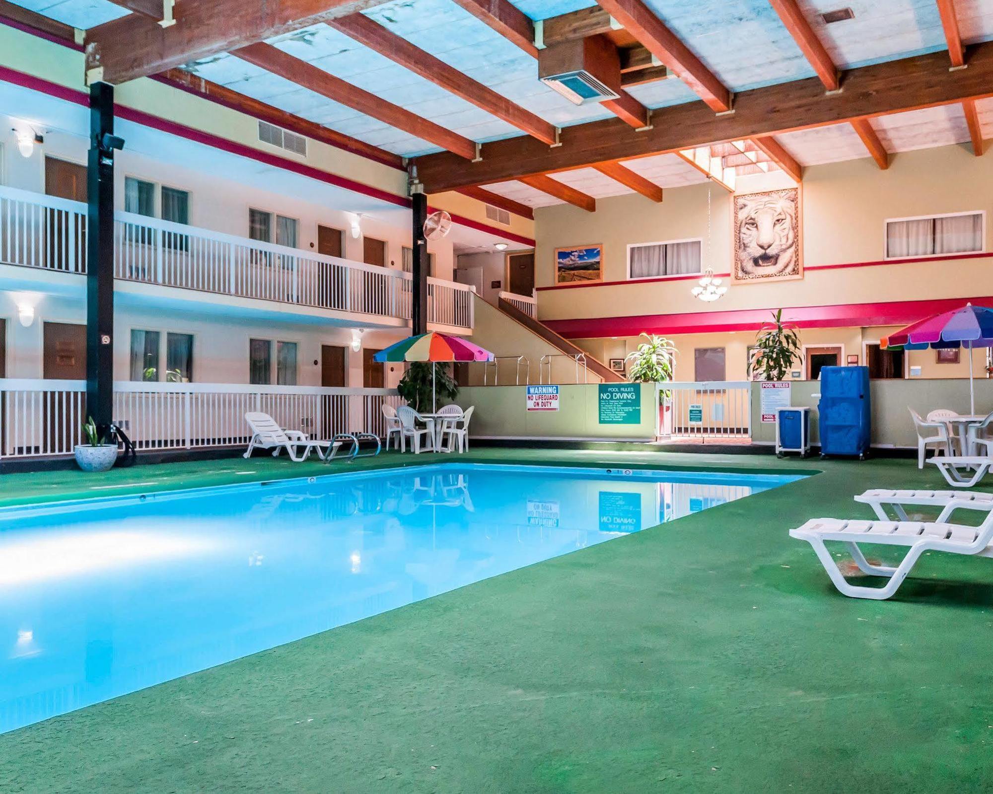 Quality Inn Тринидад Екстериор снимка
